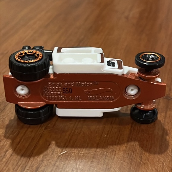 Hot Wheels Brick and Motor Block Car toy Mattel new white - Picture 6 of 9